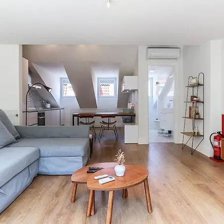 Liberdade Spacious Duplex With Ac Appartement