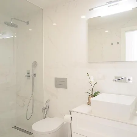Liberdade Spacious Duplex With Ac * Lisbon