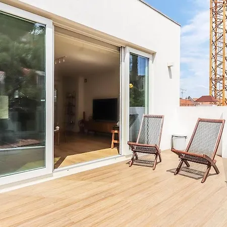 Liberdade Spacious Duplex With Ac Apartment Lisbon